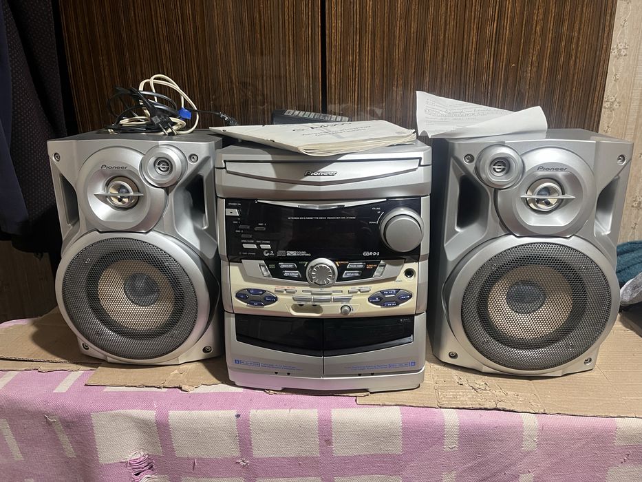 Музыкальный центр Pioneer XR-A4900 с документами в хорошем состояние