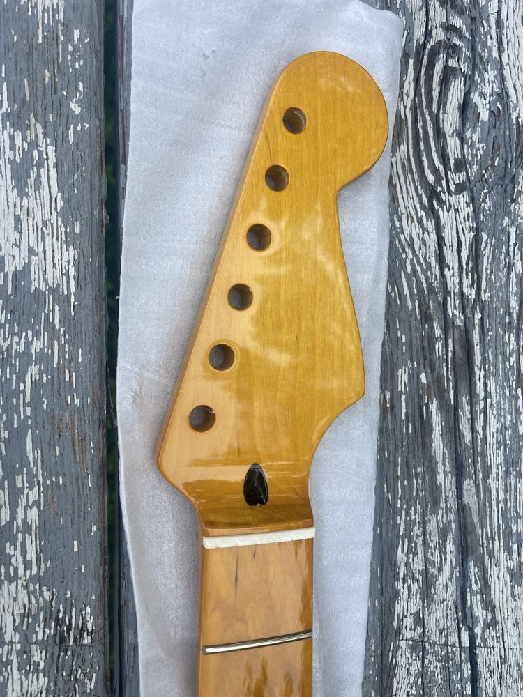 Gryf gitary typu stratocaster