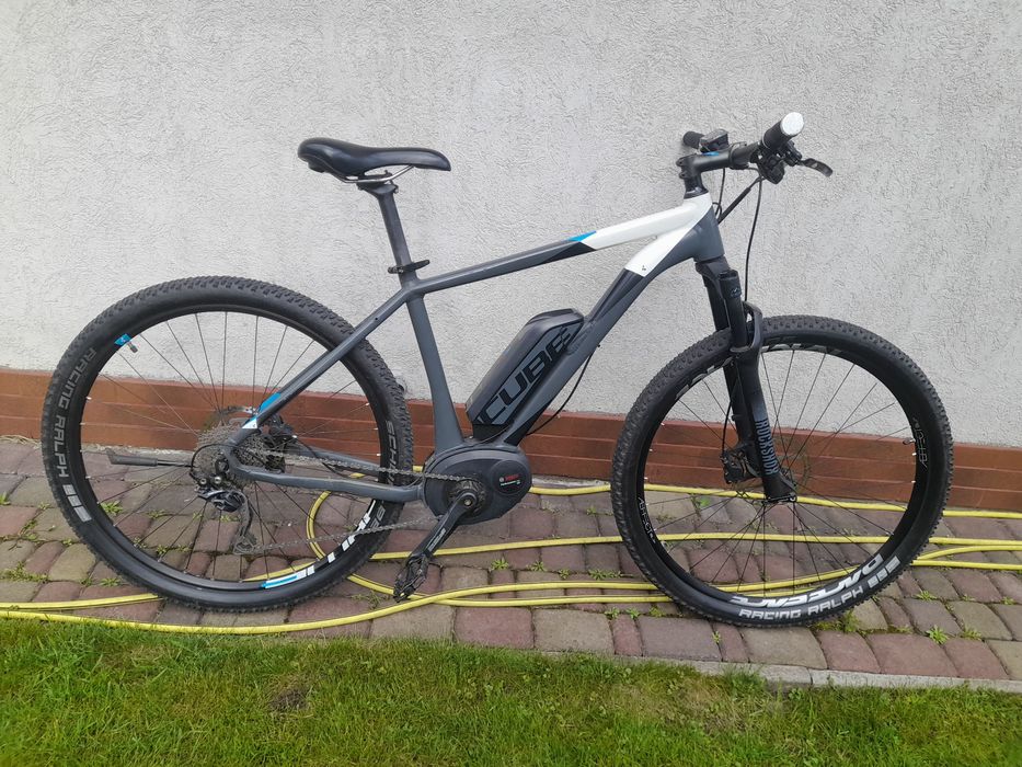 Продам велосипед Cube