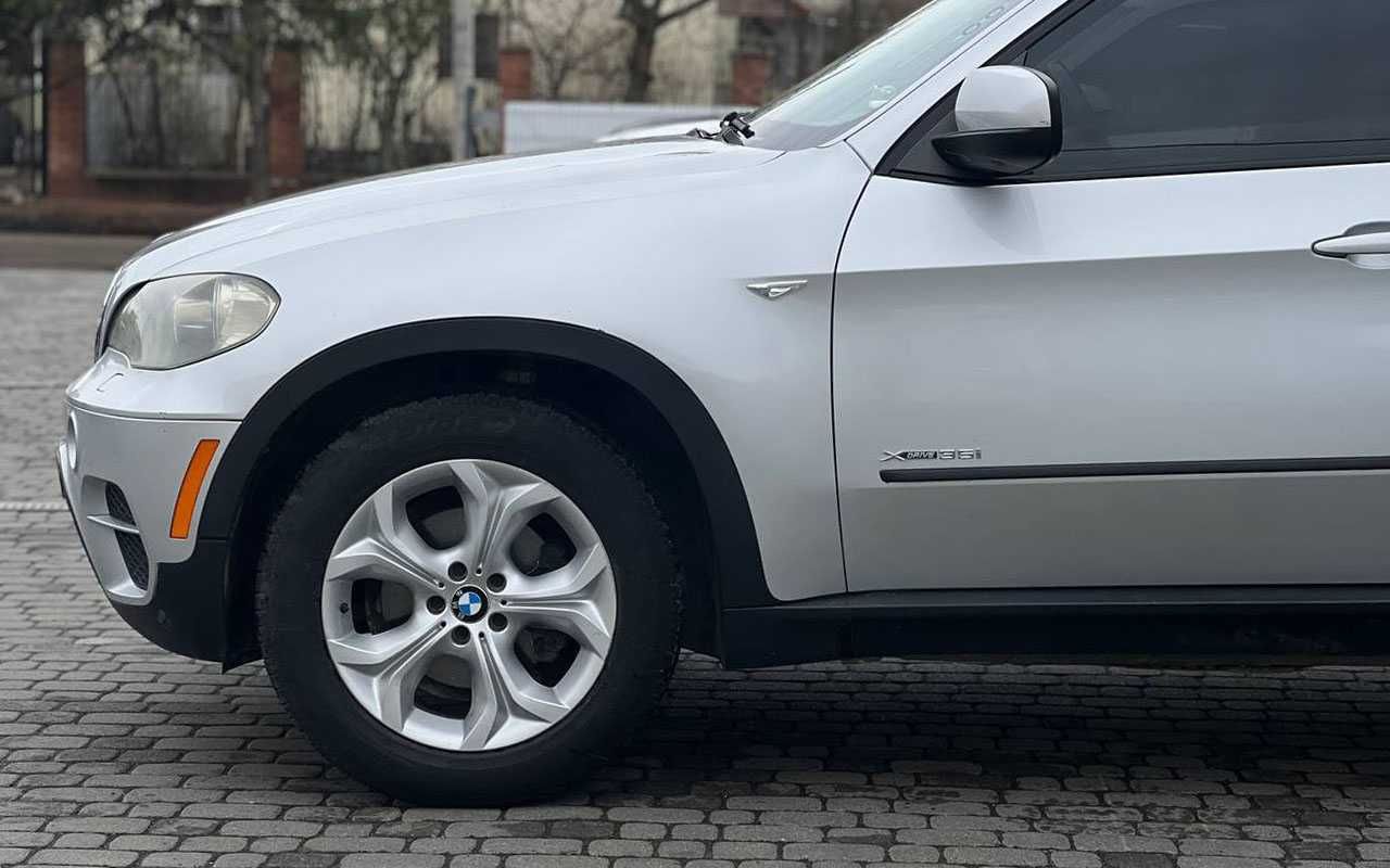 BMW X5 2010 року