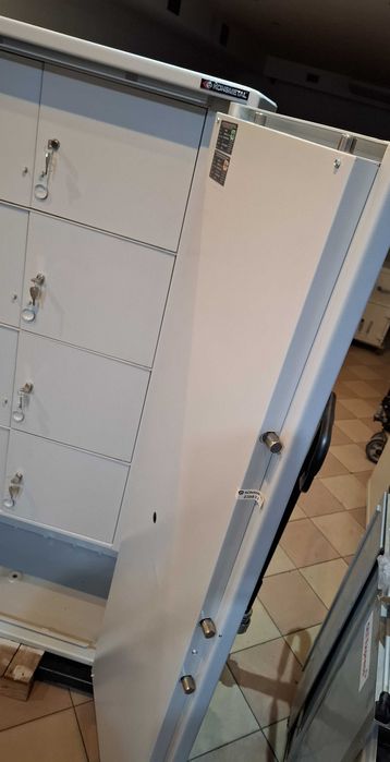 Szafa pancerna metalowa Konsmetal, klasa S1, dwa zamki, 247 kg skrytki