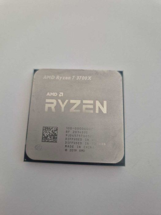 AMD Ryzen 7 3700x
