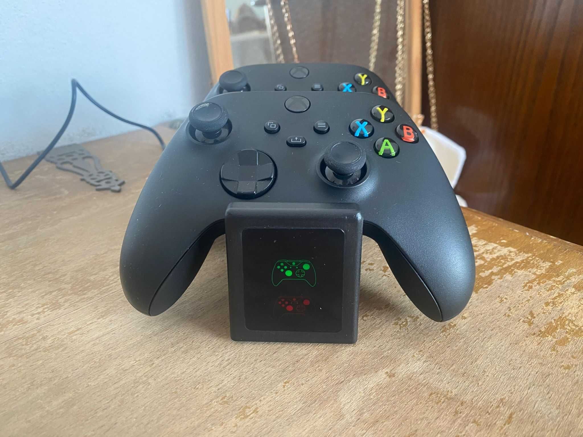 Base de Carregamento com Bateria Para Comando Xbox