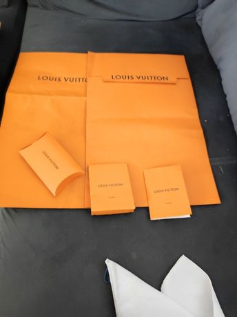 Koperty papierowe Louis Vuitton