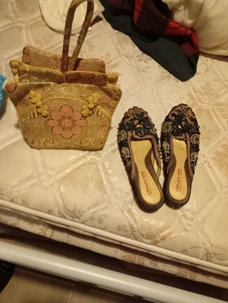 Sapatos e mala comprados em Shanghai