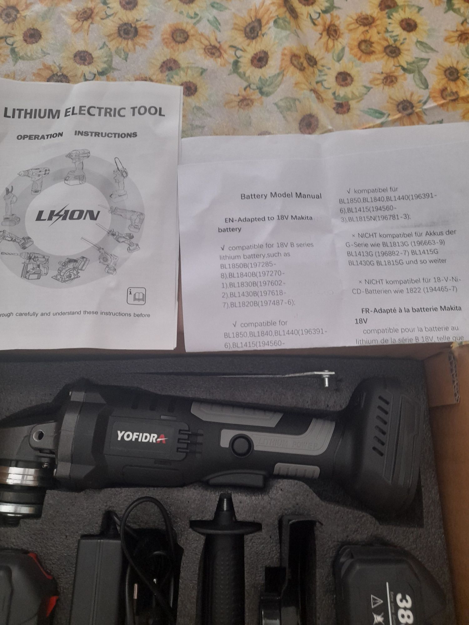 Vendo rebarbadora a bateria nova para discos 125mm  com 2 baterias