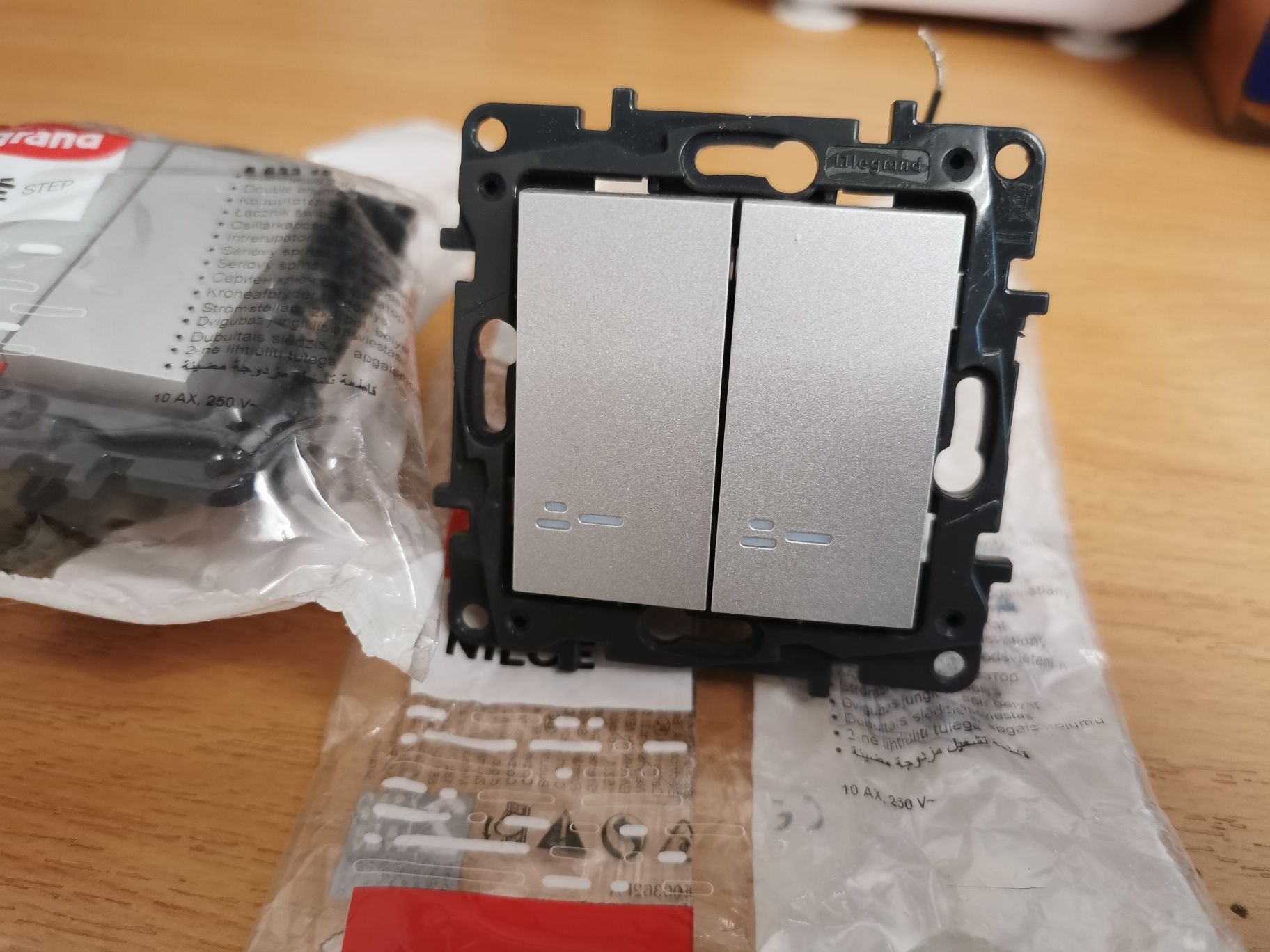 Wyłącznik podwójny podświetlany Niloe Step - aluminium