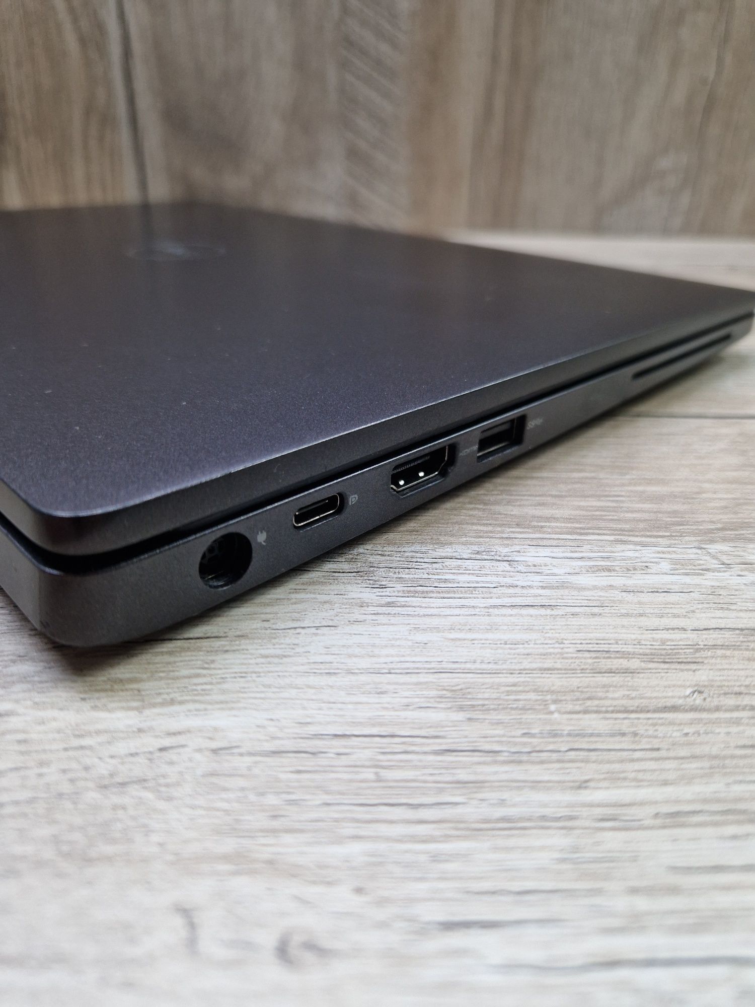 Ноутбук Dell Latitude 5300 - i5-8365U/8Gb/256ssd/W13.3" FHD ips