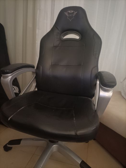 Cadeira Gaming CXT em Pele