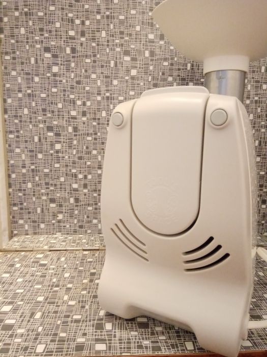 Мясорубка электрическая