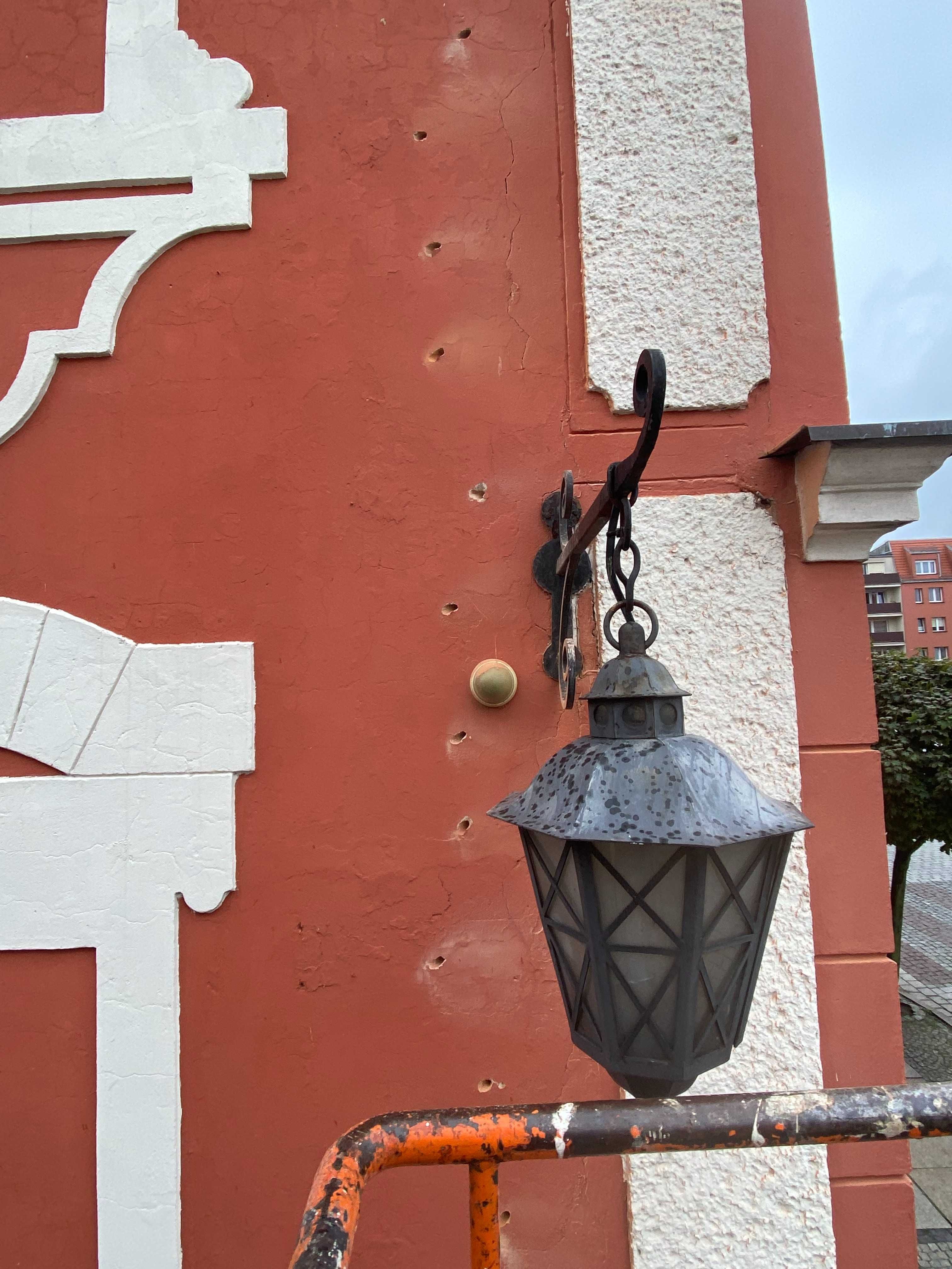 Naprawa popękanych murów, ścian, ankrowanie, kotwy spiralne, elewacje