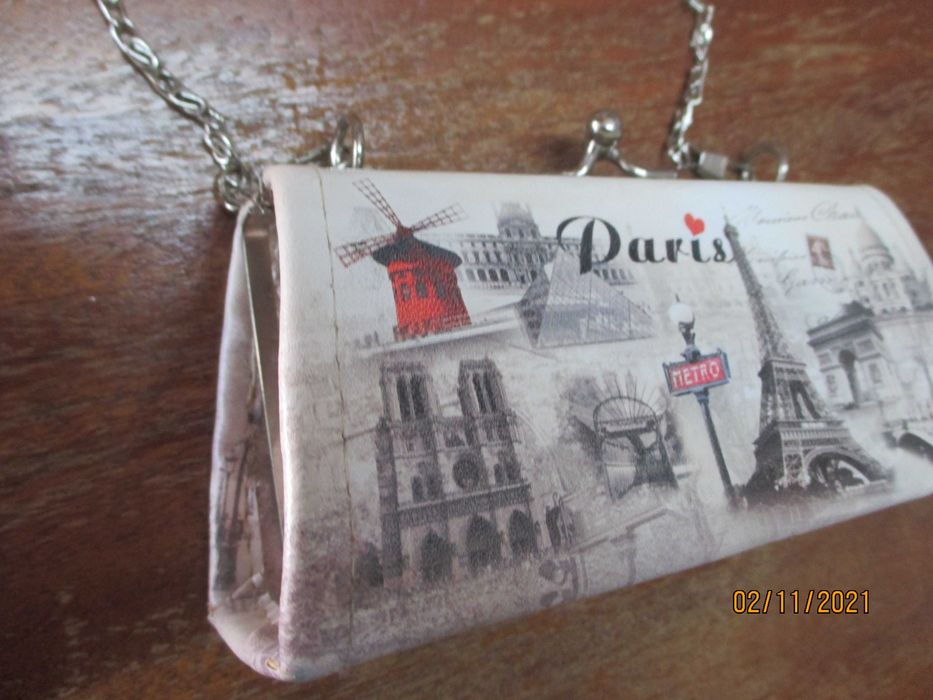 Porta moedas/ bolsa - souvenir de Paris