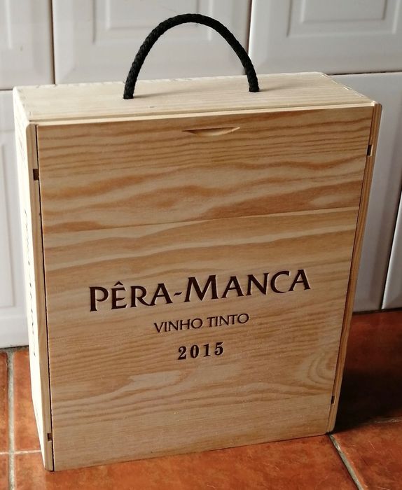 antigas caixas em madeira para vinhos