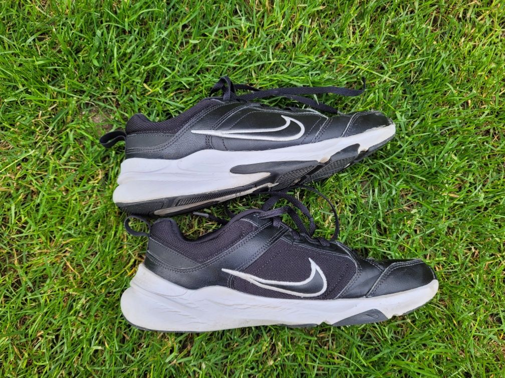 Sneakersy nike defy all day 42,5.