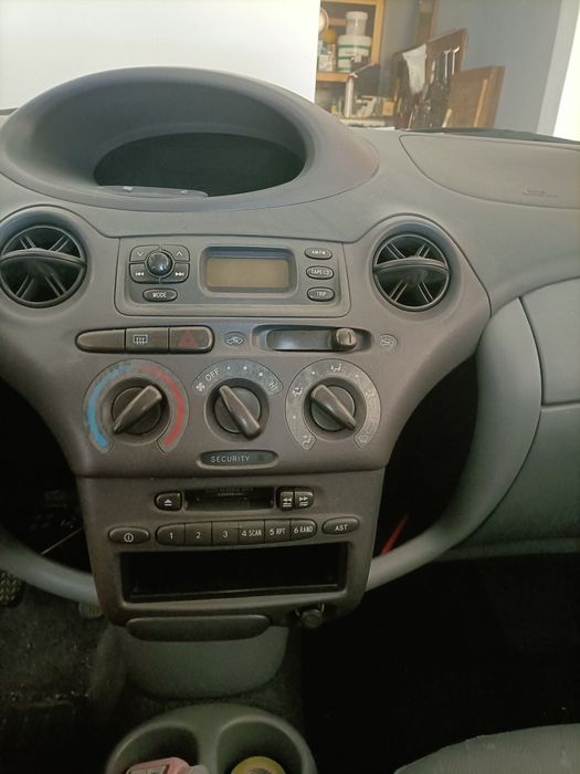 Toyota yiares ano 2000