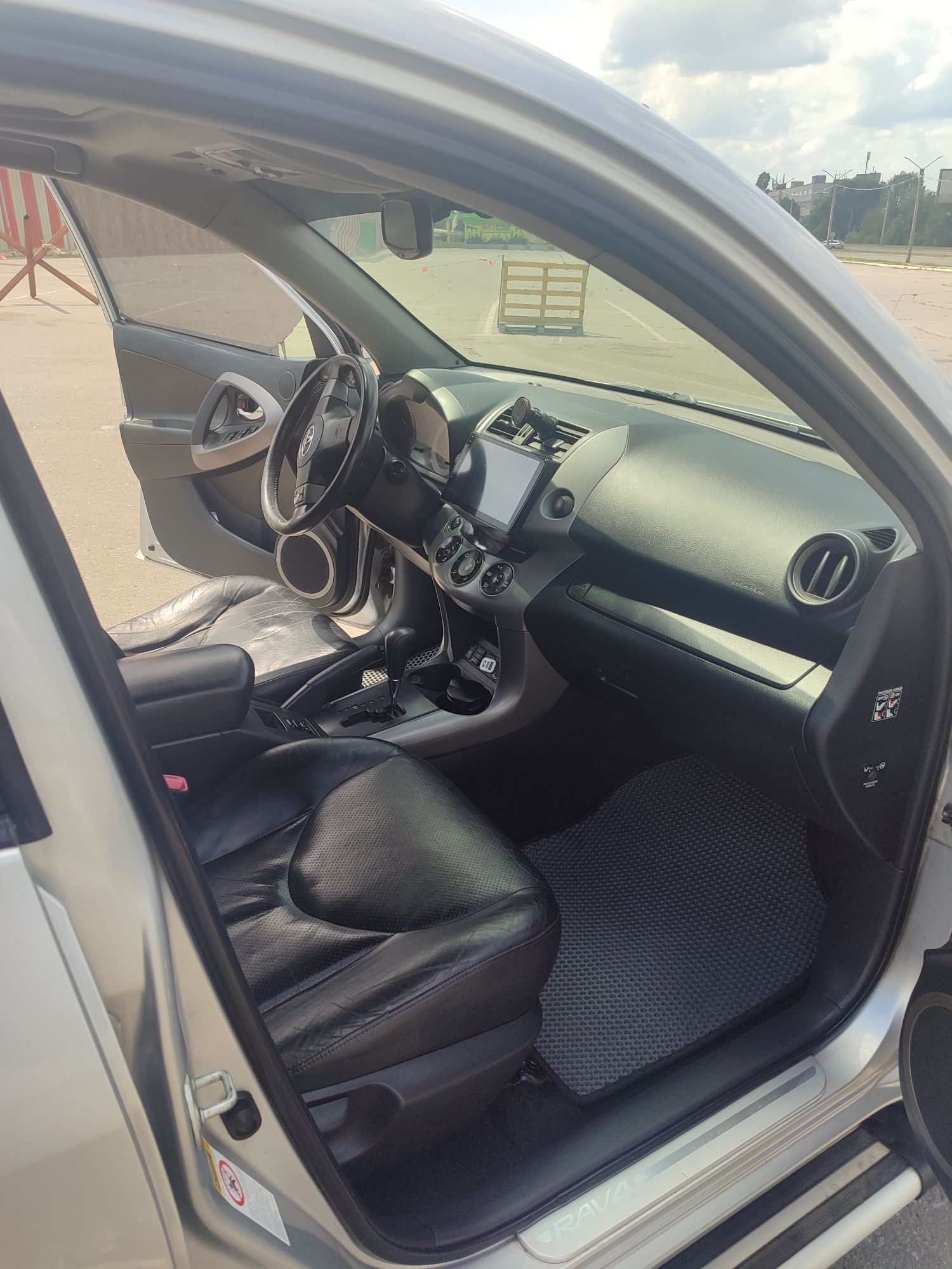 Aвтомобіль Toyota Rav 4 2006
