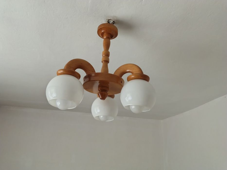 Drewniana lampa wisząca