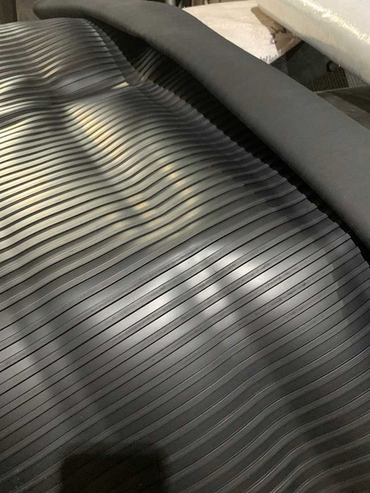 Резиновый коврик для авто, СТО, мастерской | Покрытие Полоса, Монетка