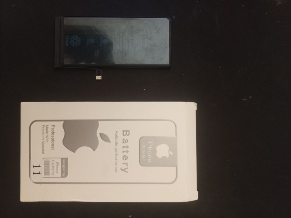 Продам батарею нову до iPhone 11