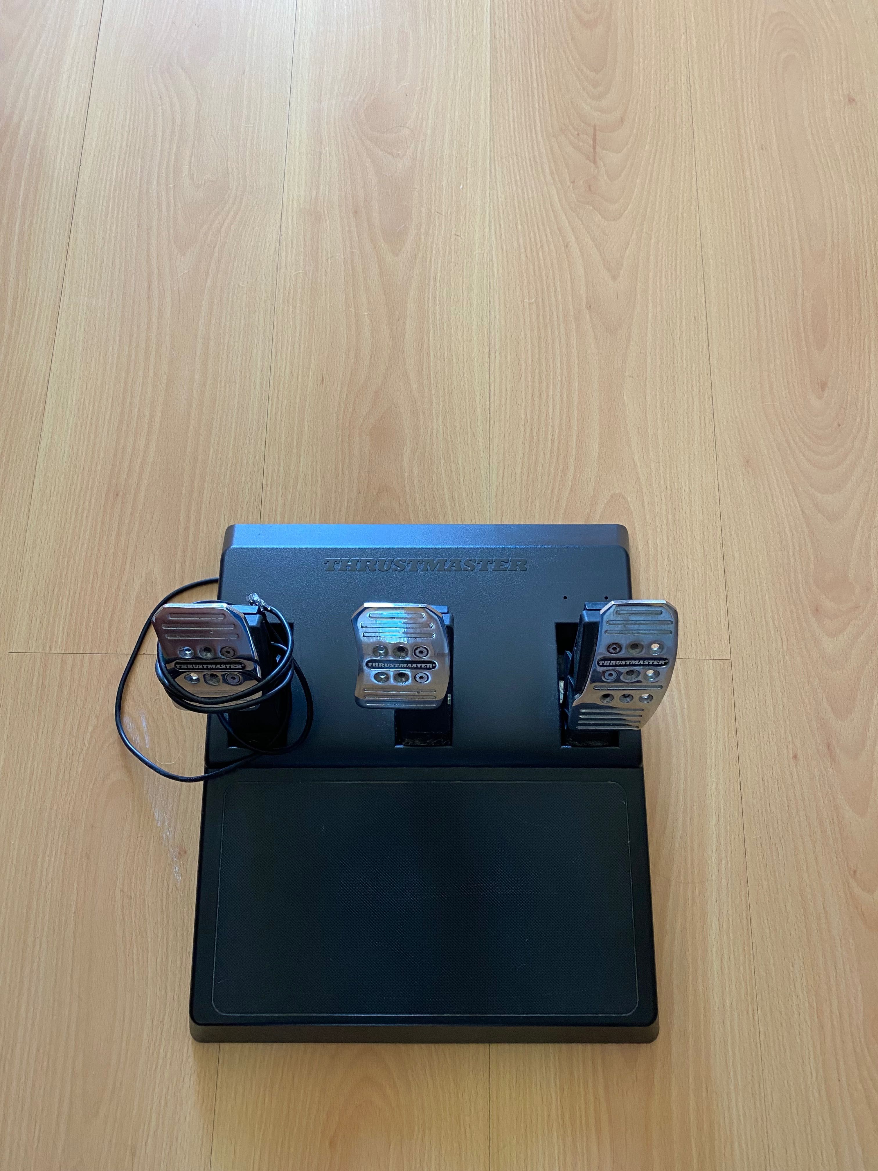 Xbox Series S + Volante Thrustmaster TMX Pro