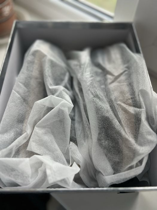 Жіночі кросівки розмір 38