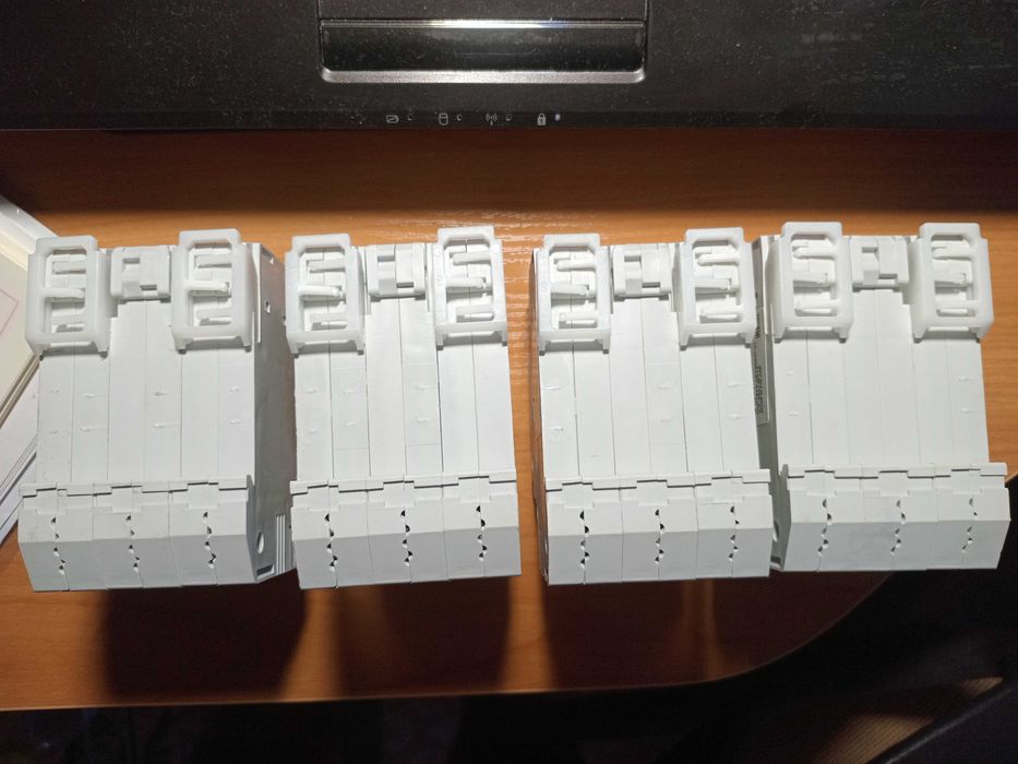 Автоматичний вимикач ETI ETIMAT 3P C10. C16. C25.