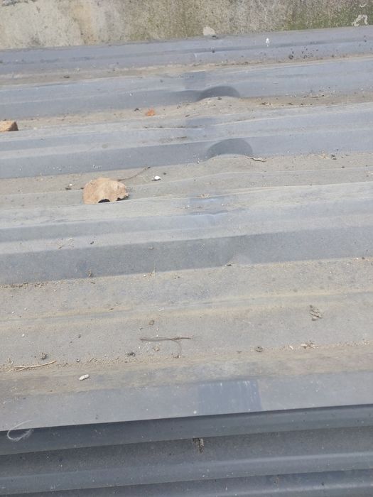 Blacha trapezowa grafitowa z rozbiórki. Konstrukcja dachowa zdrowa, so