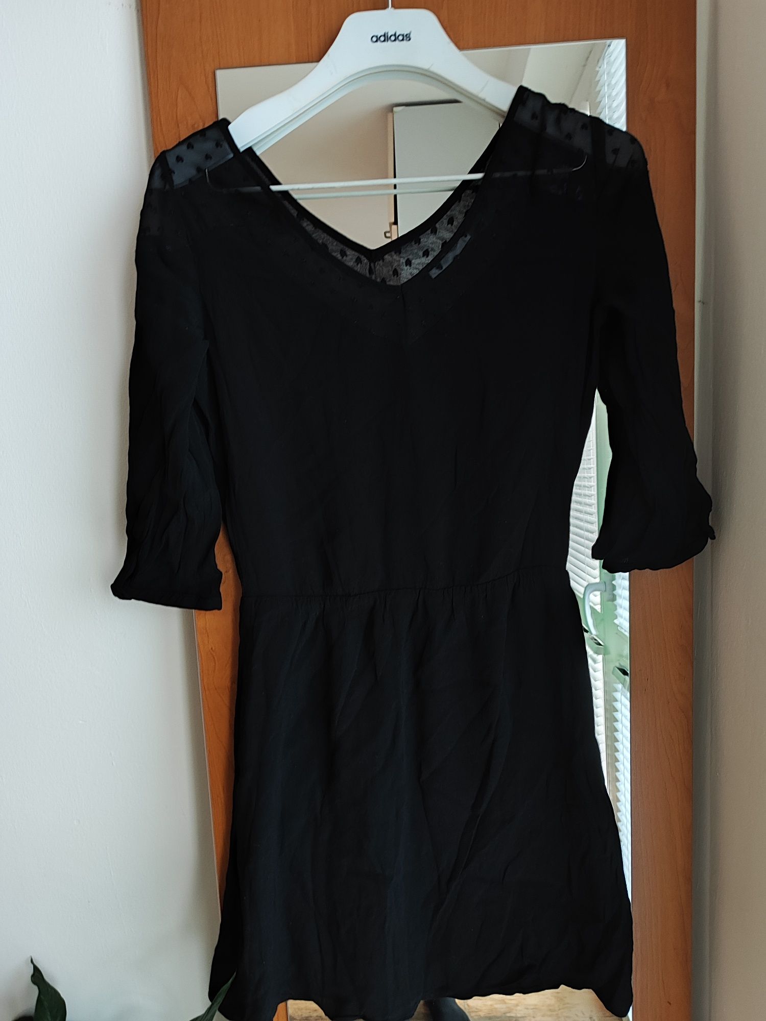 Czarna sukienka r.S