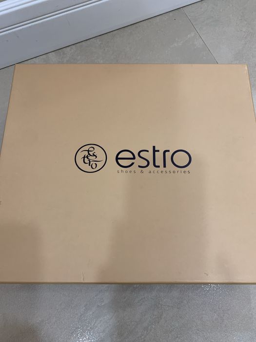 Казаки, ковбойки, черевики ESTRO