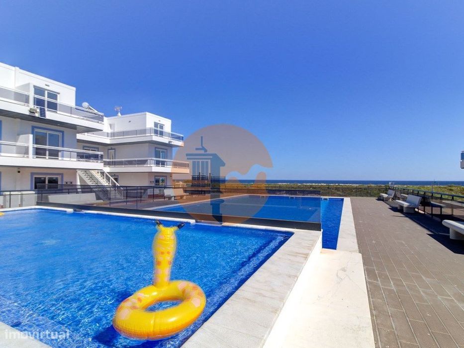 T1+3 Duplex com Garagem e Acesso Direto à Praia - Manta Rota