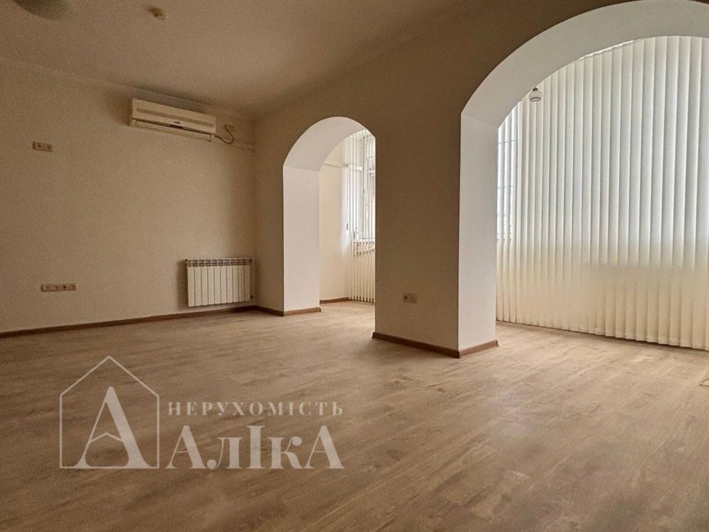 Продам квартиру в новому будинку В САМОМУ ЦЕНТРІ!