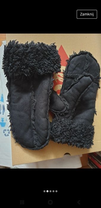 Czarne ciepłe rękawiczki