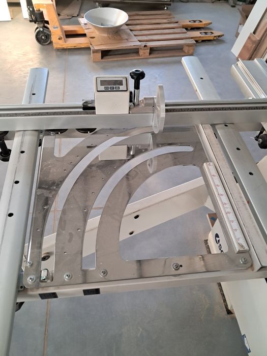 Piła formatowa SCM Holzkraft minimax six  Motoryczna (nie Felder Rema)