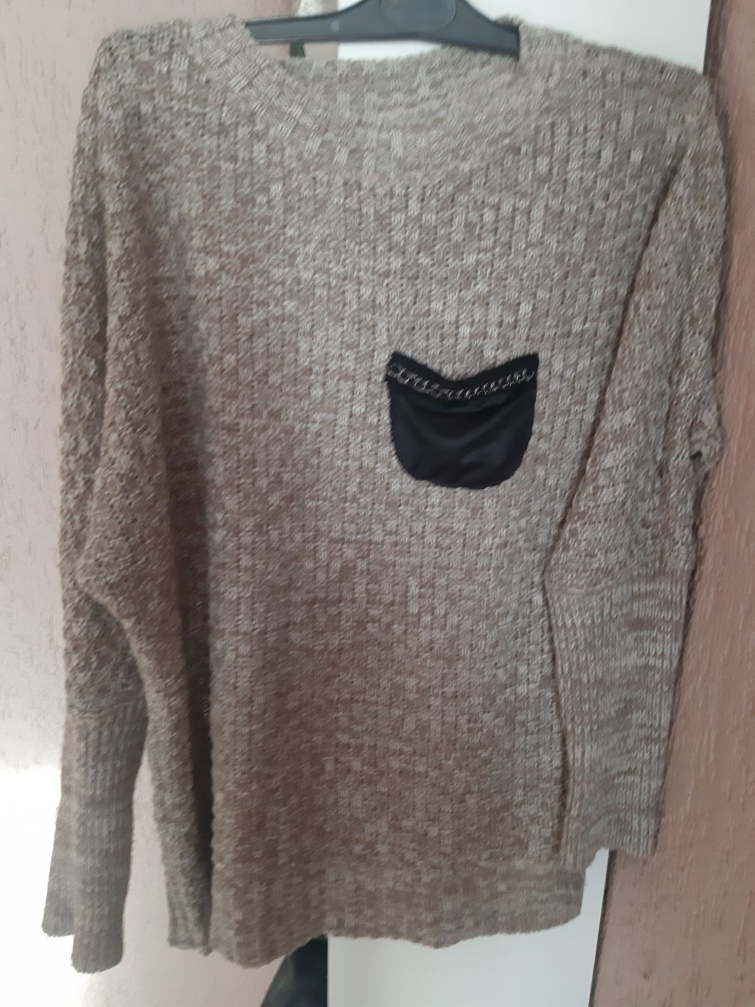 Sweter oversize z kieszonką