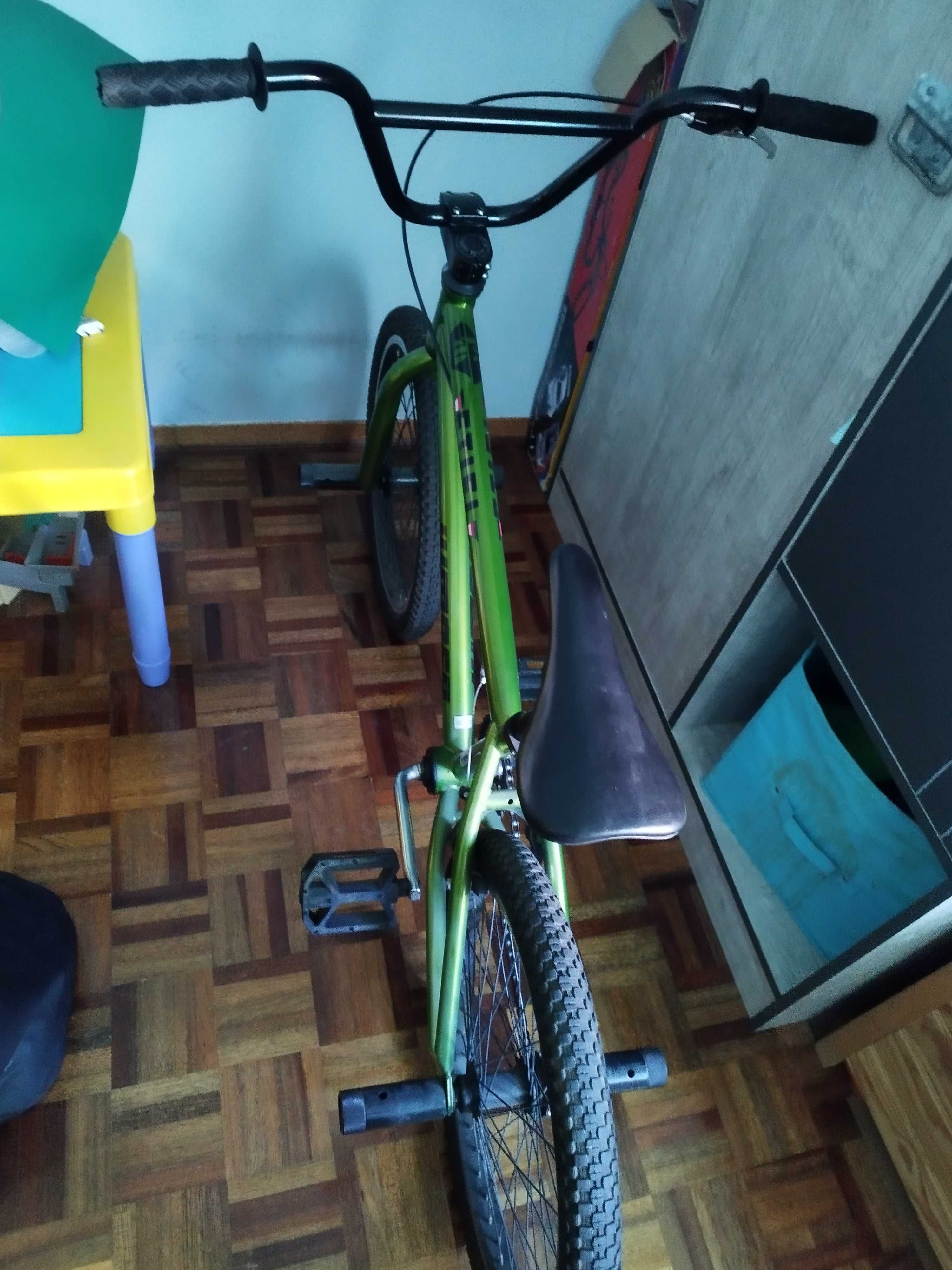 Bicicleta Bmx como nova