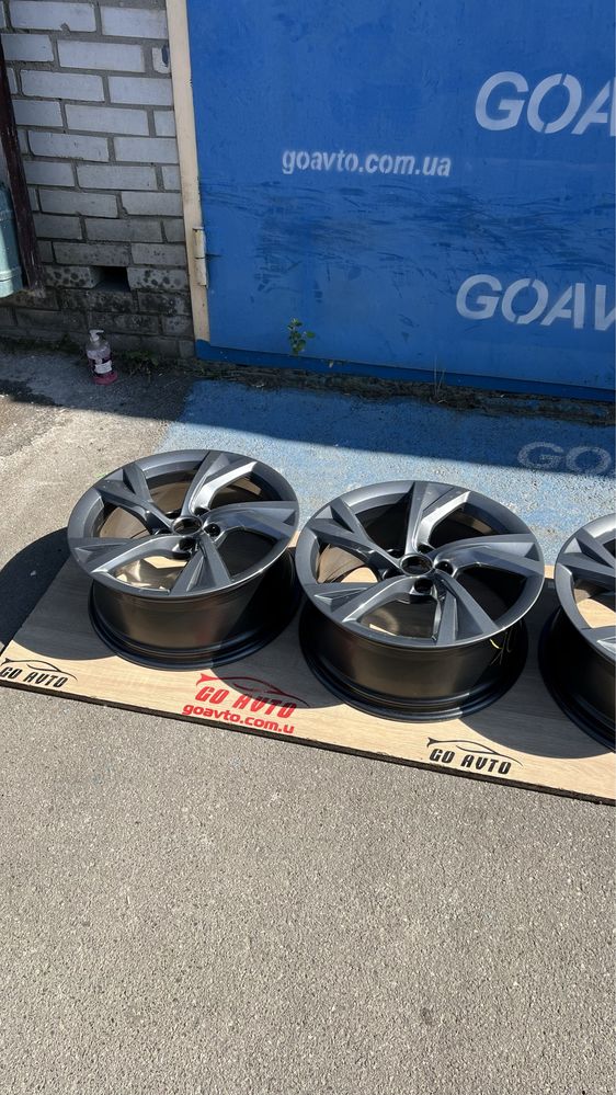 Goauto диски Audi 5/112 r18 et40 7,5j dia66,6 як нові в графіті