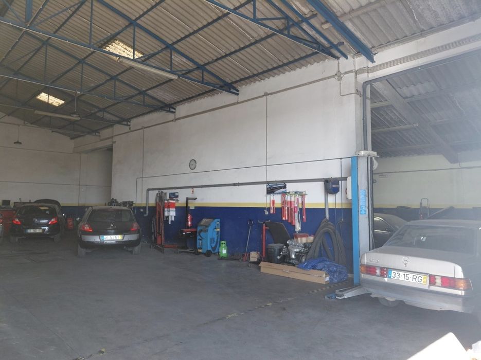 Oficina auto equipada à venda – Ferreiras, Albufeira