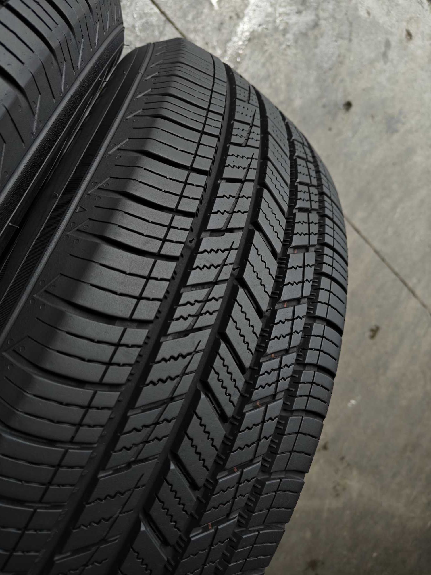R18 225 60 Kumho Solus всесезонка шини 2шт як НОВІ майже 24рік