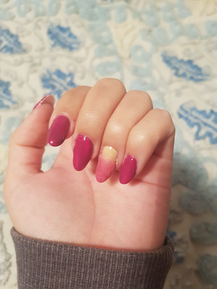 Unhas de gel e verniz gel