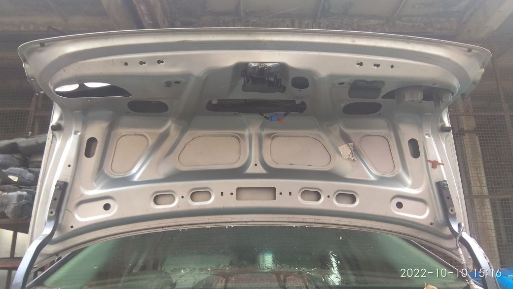 Крышка багажника со спойлером дефектн Хонда АккордVII 68500-SEA-E00ZZ