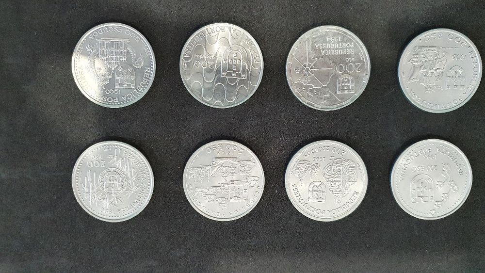 Conjunto de 8 moedas de coleção - escudos