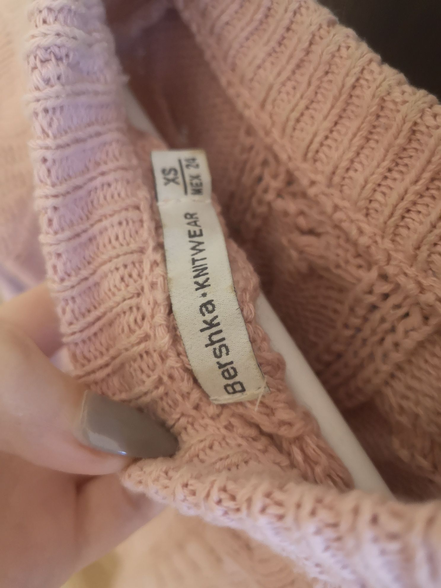 Różowy sweter z długim rękawem marki Bershka XS