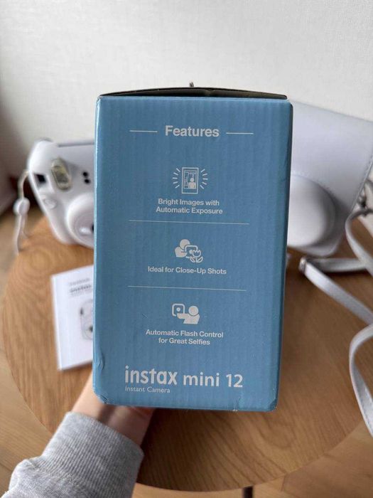 instax mini 12 стан нового (13 кадрів у комплекті) + чохол