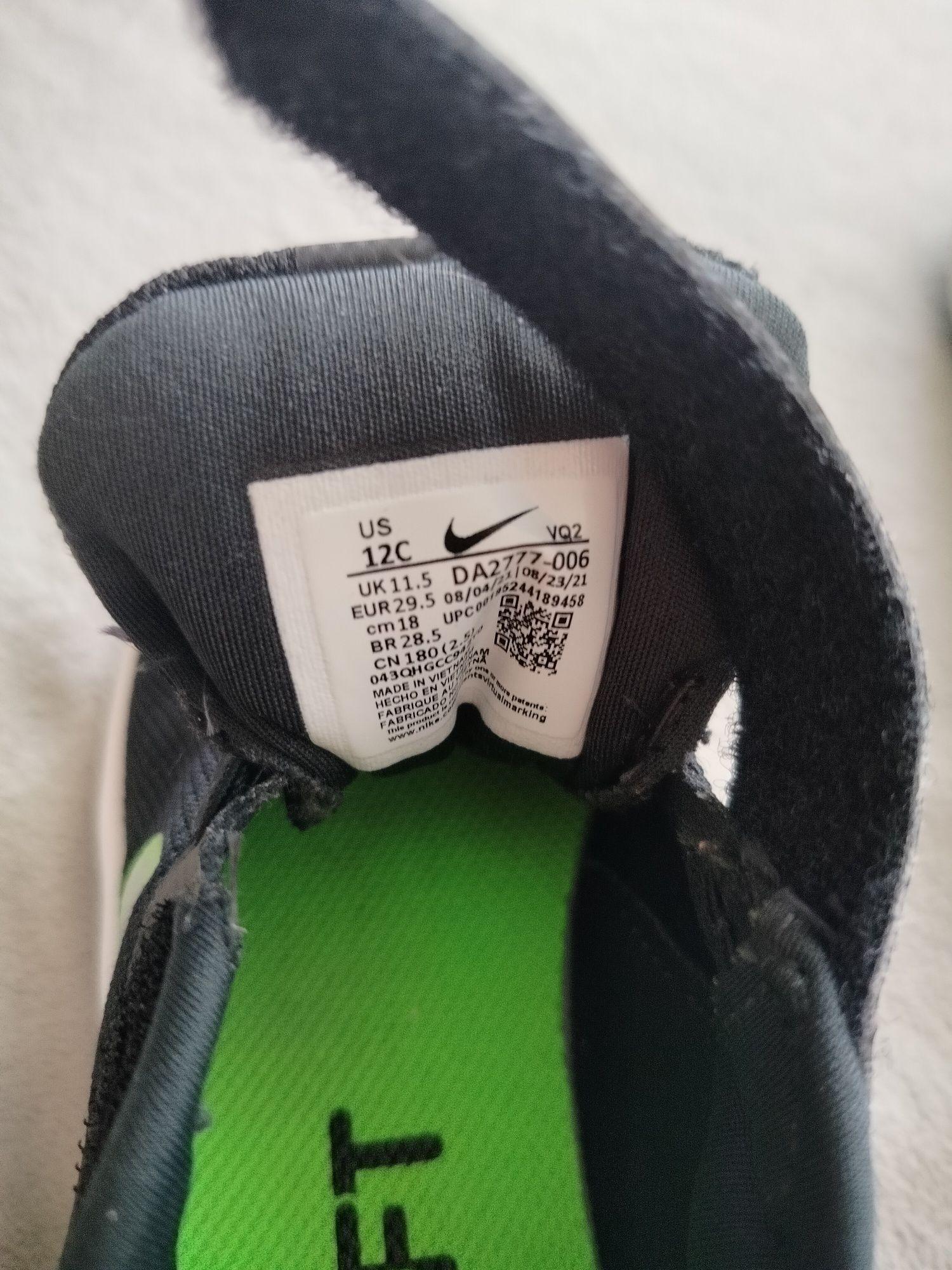 Buty Nike dziecięce r29,5, 18cm
