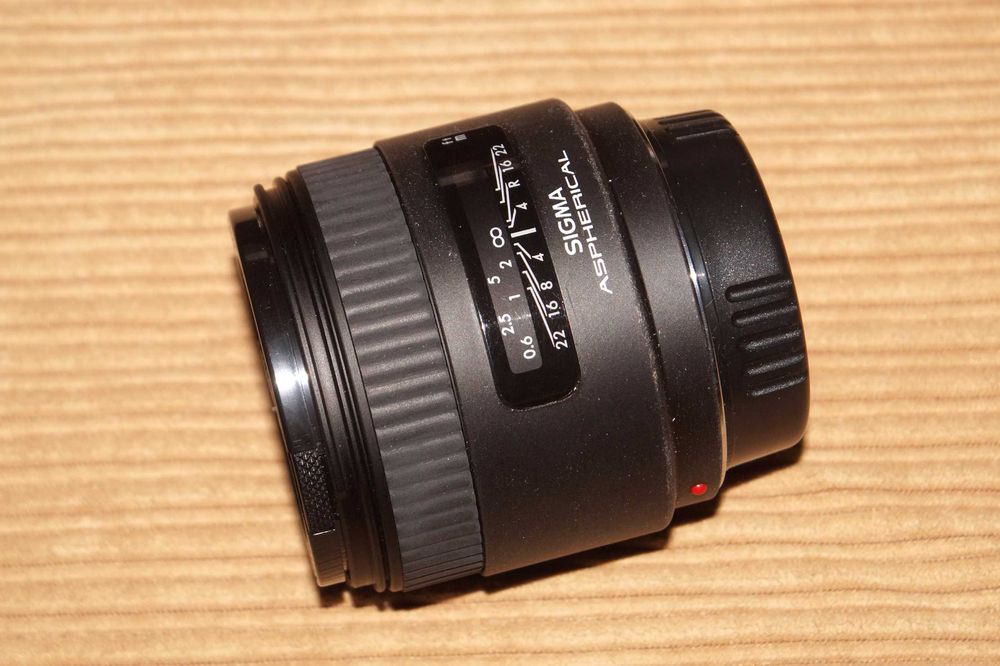 Sigma AF 28mm f/1.8 ~ для Sony