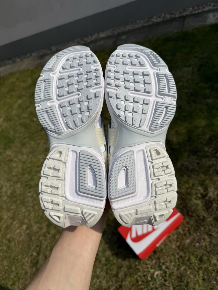 Nike V2K Run damskie sportowe buty sneakersy do biegania biegówki Y2K