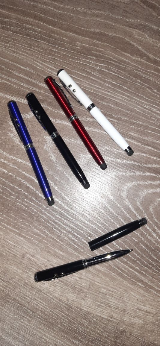 Ручка с 4 функциями- ручка, стилус, лазер, фонарик