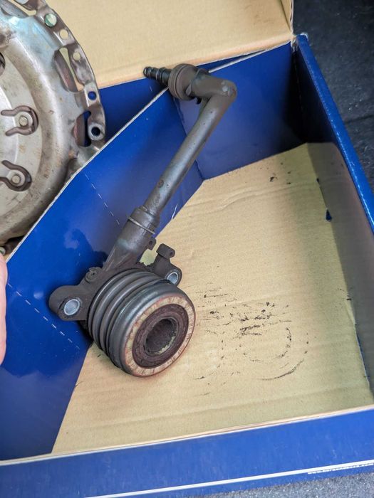 Комплект зчеплення 8200895182 RENAULT к4m 1.6i Megane Scenic