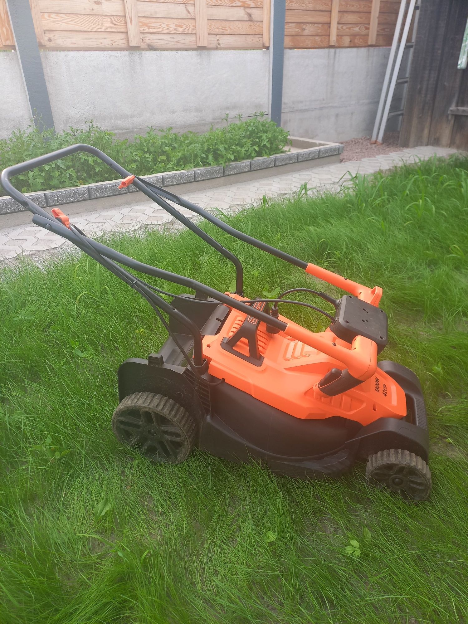 газонокосилка blek deker 1800w 42 см BEMW481BH