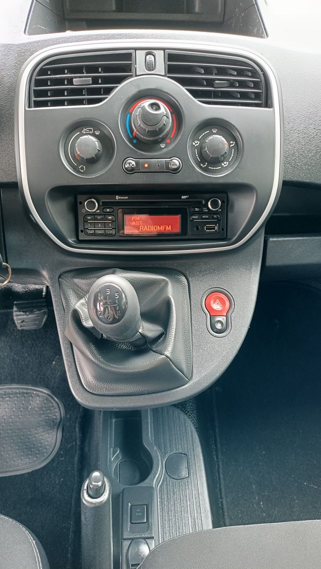Renault Kangoo Maxi longa (caixa 2.10m)